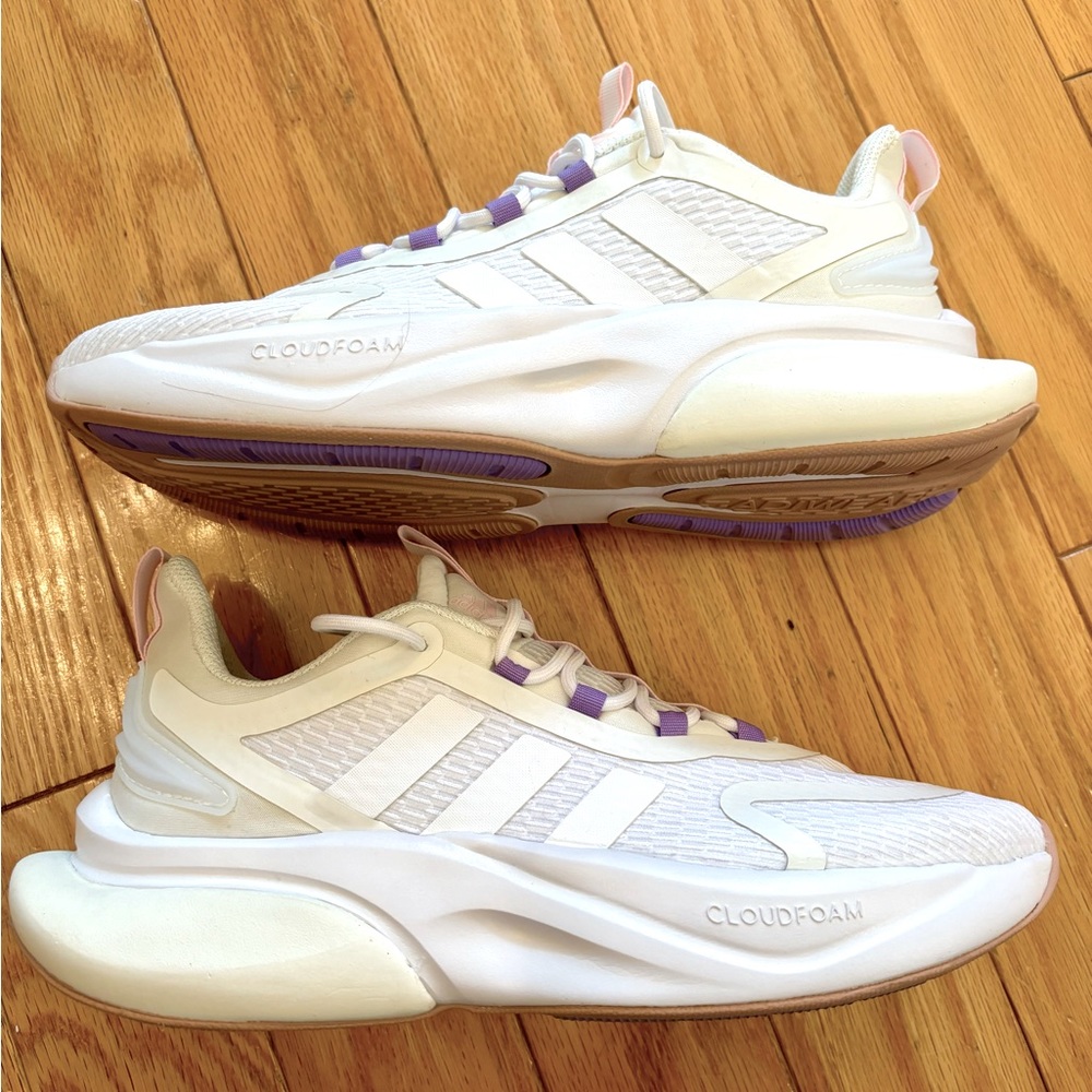 Adidas women size 8 AlphaBounce+ Running shoe. - Picture 3 of 6